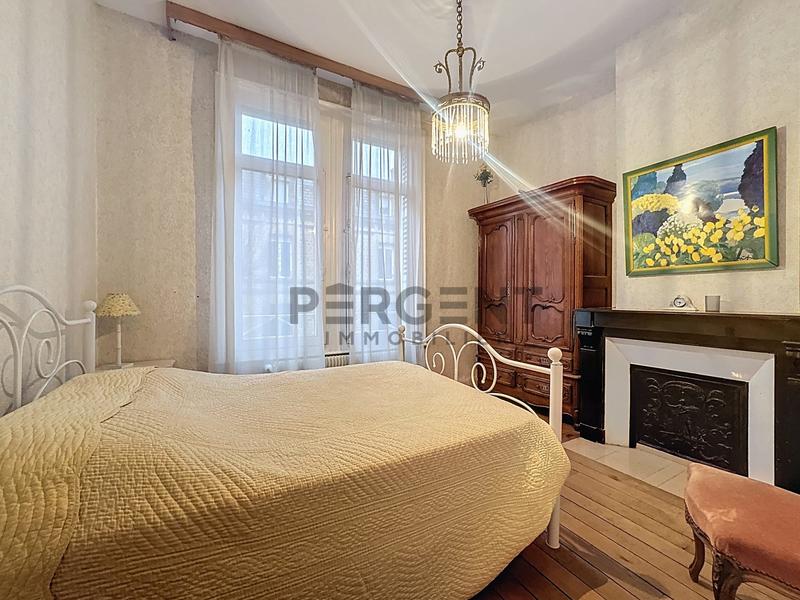 Maison - 253 m² - 10 pièces