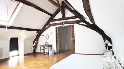 Maison - 208 m² - 7 pièces