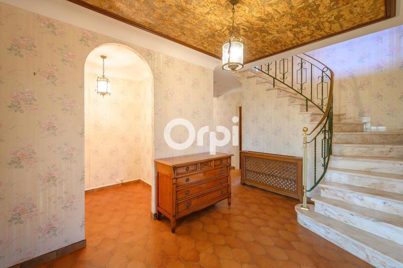 Maison - 226 m² - 8 pièces