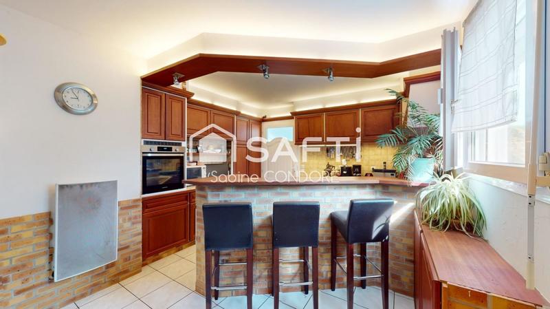 Maison - 137 m² - 6 pièces