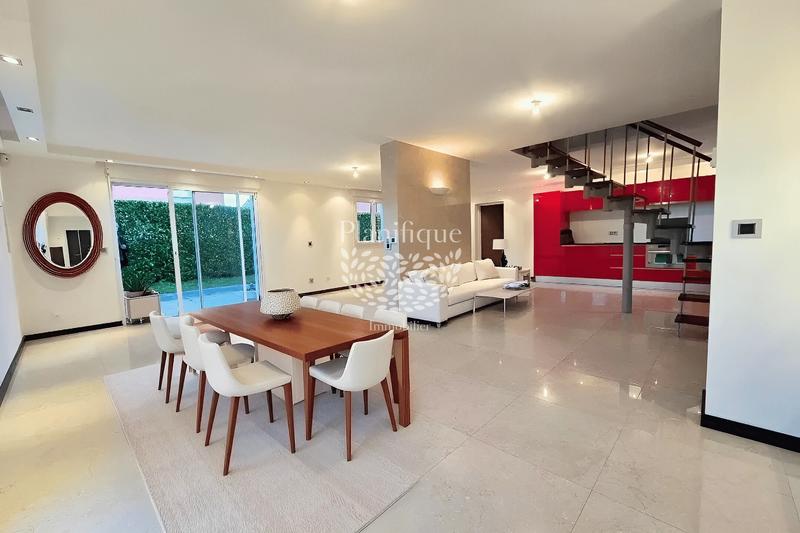 Maison - 104 m² - 4 pièces