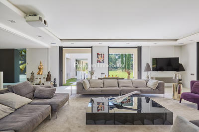 Maison contemporaine - 650 m² - 15 pièces