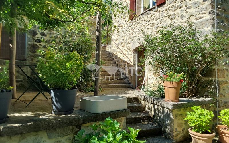 Mas - 265 m² - 9 pièces