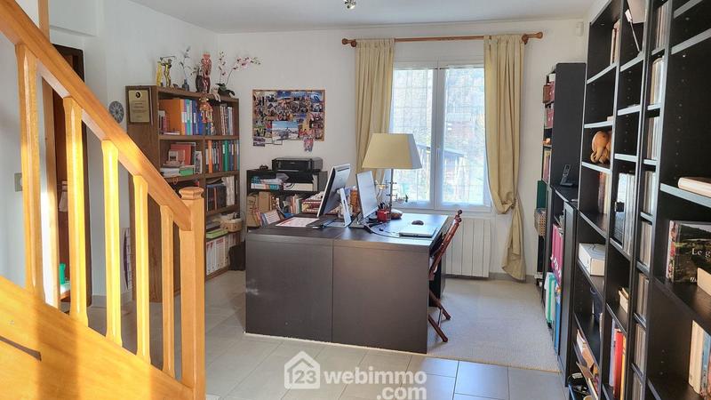 Maison - 238 m² - 7 pièces