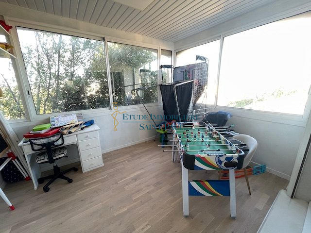 Villa - 201 m² - 8 pièces