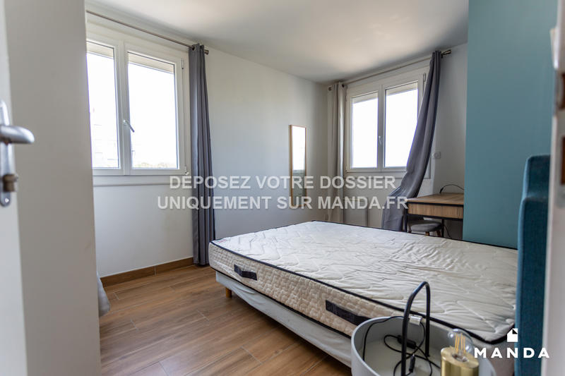 Chambre - 9 m² - 5 pièces