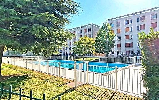 Appartement - 99 m² - 5 pièces