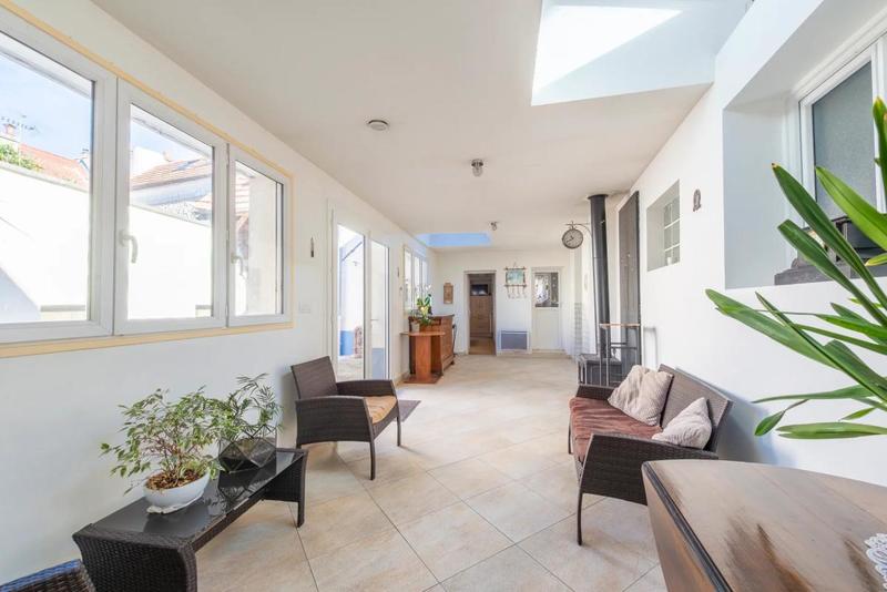 Maison - 308 m² - 11 pièces