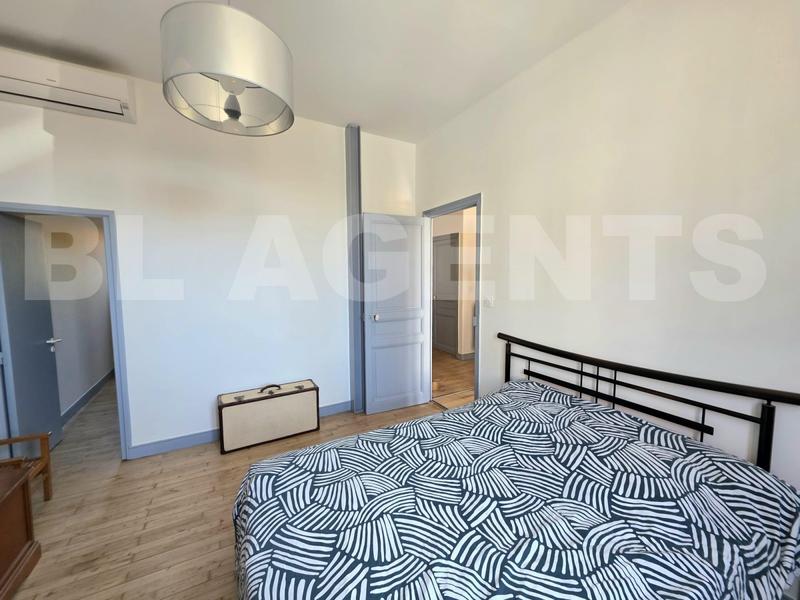 Maison - 240 m² - 6 pièces