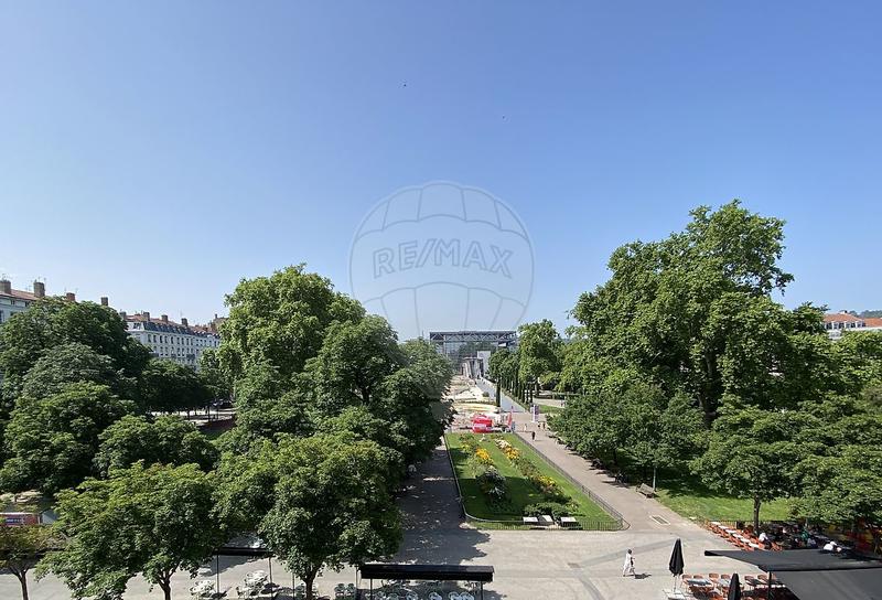 Appartement - 183 m² - 8 pièces