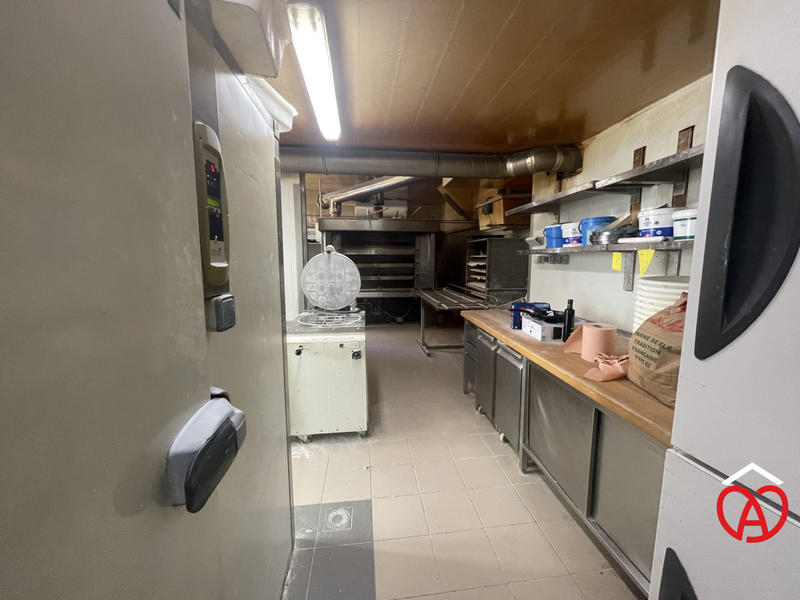 Local commercial - 83 m² - 2 pièces