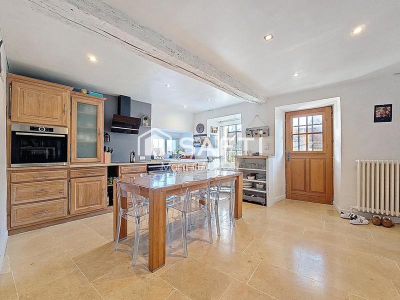 Maison - 202 m² - 8 pièces