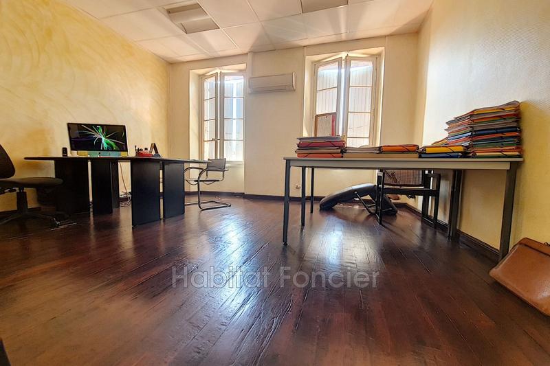 Propriété - 880 m² - 20 pièces