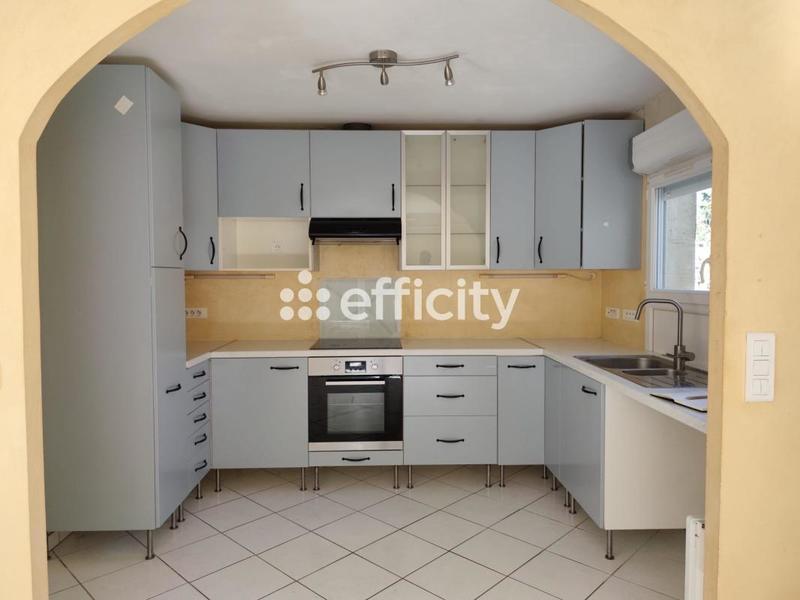 Maison - 80 m² - 5 pièces