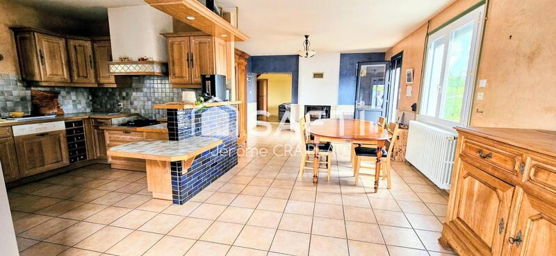 Maison - 225 m² - 7 pièces