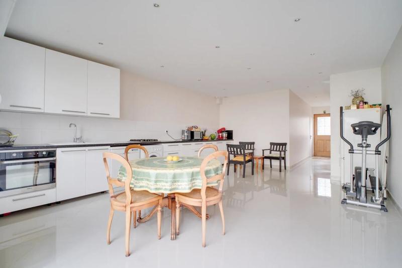 Maison - 121 m² - 5 pièces