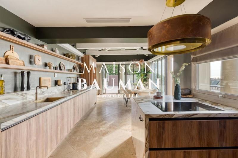 Villa - 300 m² - 8 pièces