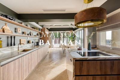 Villa - 300 m² - 8 pièces