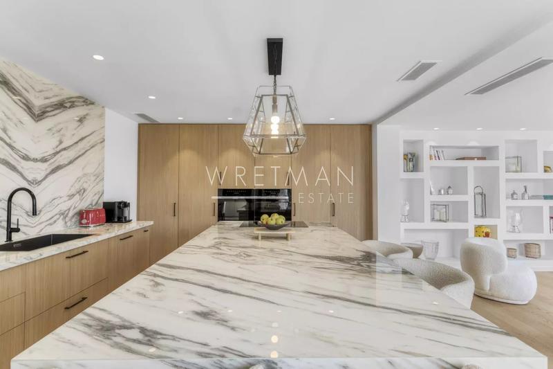 Villa - 222 m² - 6 pièces