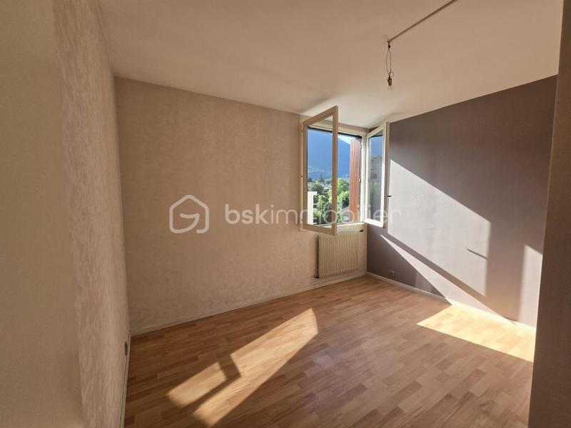 Appartement - 85 m² - 3 pièces
