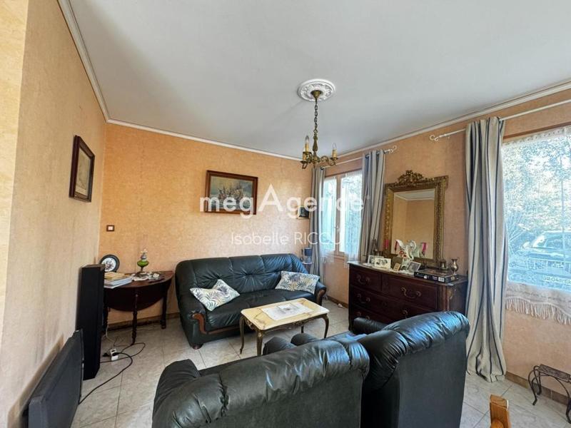 Maison traditionnelle - 111 m² - 4 pièces