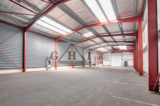 Entrepôt - 3 384 m²
