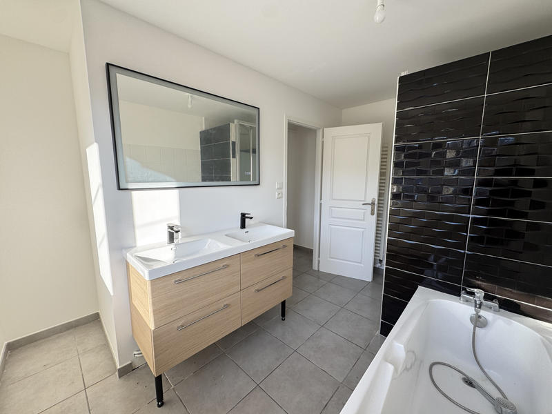 Appartement - 111 m² - 5 pièces