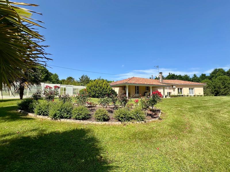 Villa - 335 m² - 11 pièces