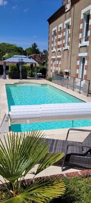 Propriété - 221 m² - 9 pièces