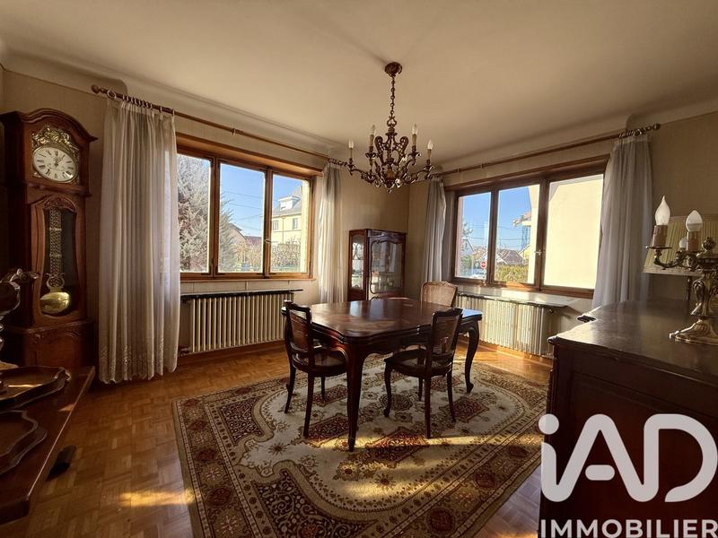 Maison - 210 m² - 8 pièces