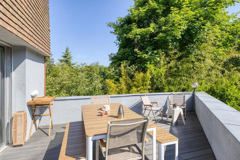 Maison - 233 m² - 8 pièces