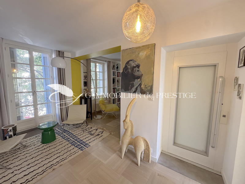 Maison - 285 m² - 11 pièces