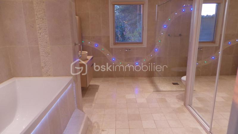 Propriété - 490 m² - 10 pièces