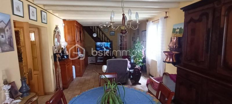 Maison - 230 m² - 11 pièces