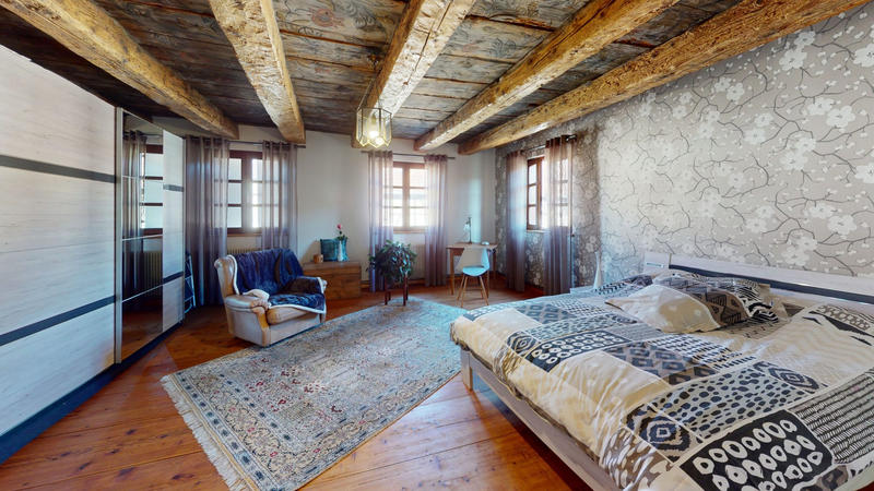 Maison traditionnelle - 250 m² - 8 pièces