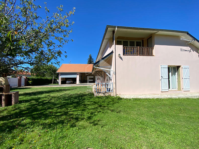 Maison - 207 m² - 9 pièces