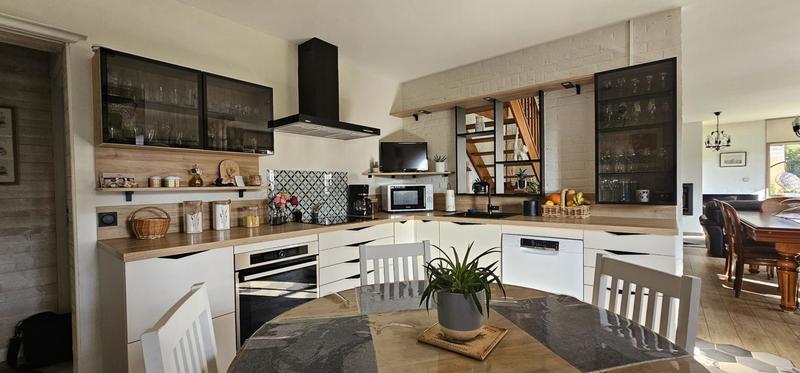 Pavillon - 197 m² - 8 pièces