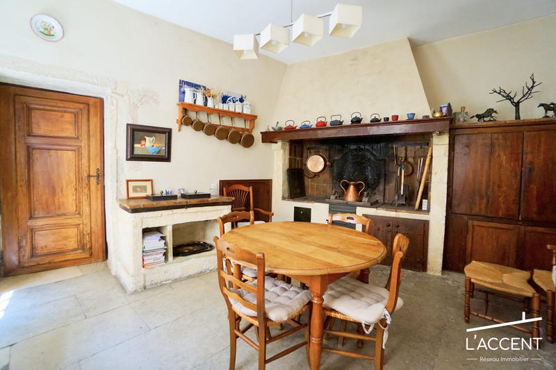 Maison - 437 m² - 14 pièces