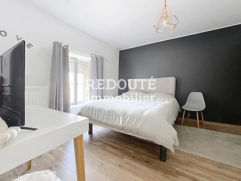 Maison - 220 m² - 6 pièces