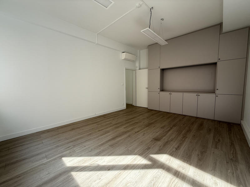 Bureau - 89 m² - 4 pièces