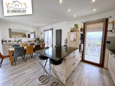 Appartement - 144 m² - 6 pièces