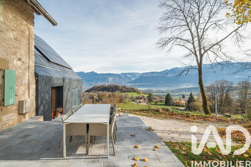 Maison - 254 m² - 7 pièces