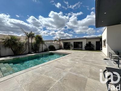 Maison - 230 m² - 7 pièces