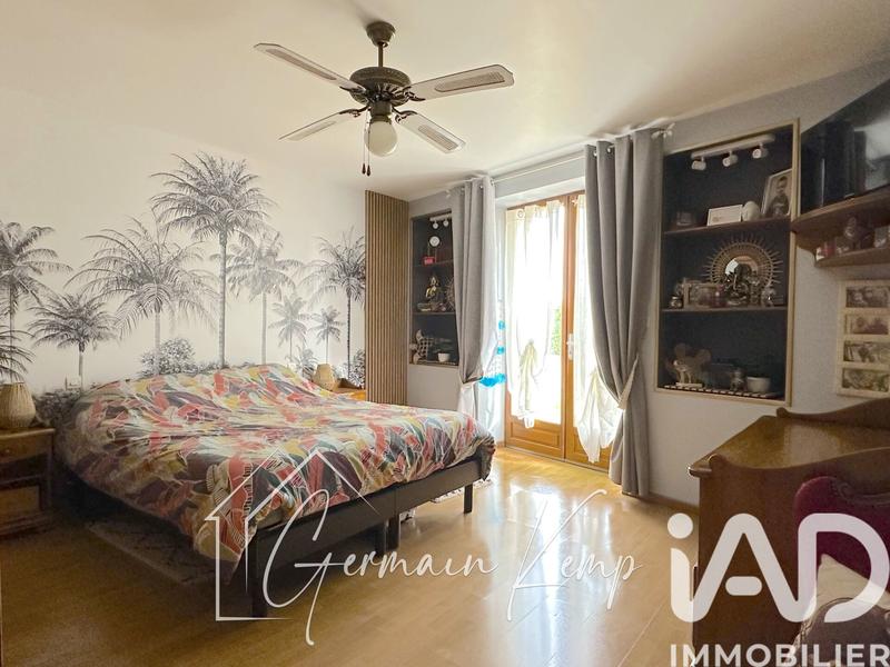 Maison - 250 m² - 9 pièces