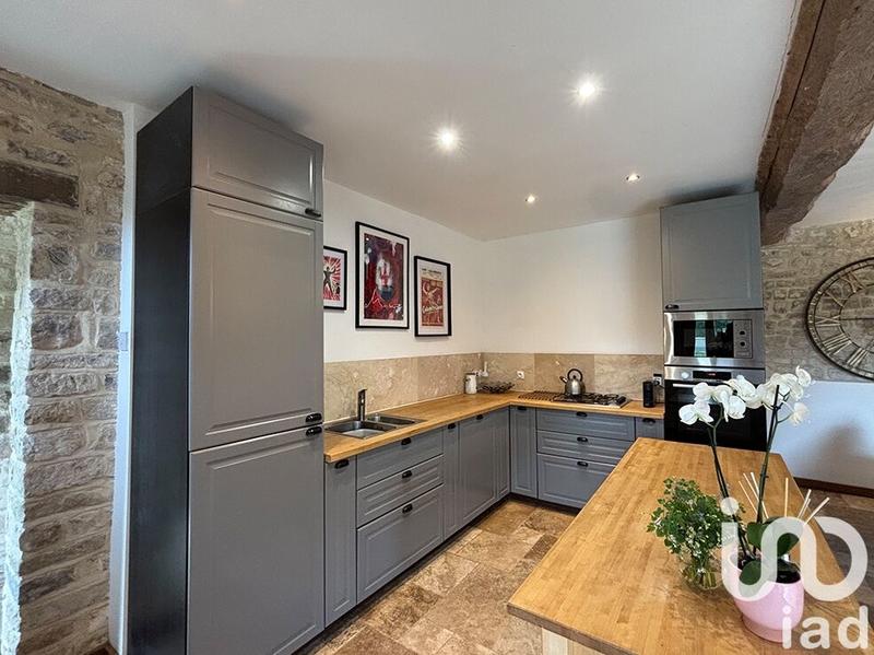 Maison - 287 m² - 12 pièces