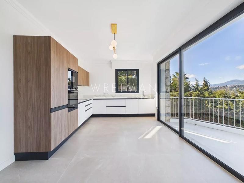 Villa - 212 m² - 6 pièces