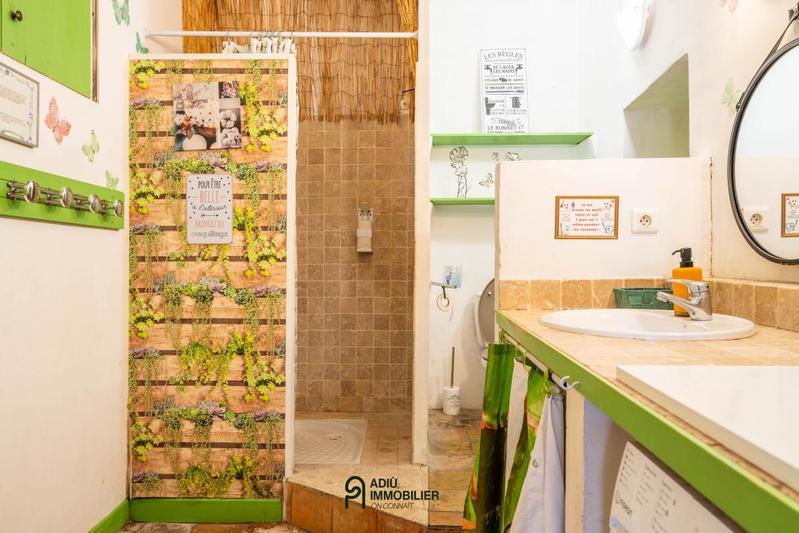 Maison - 220 m² - 12 pièces