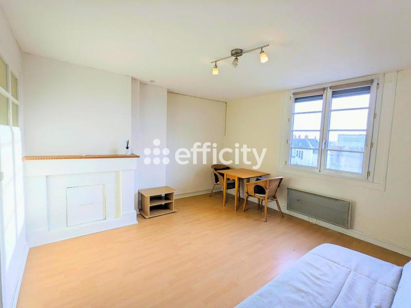 Studio - 25 m² - 1 pièce