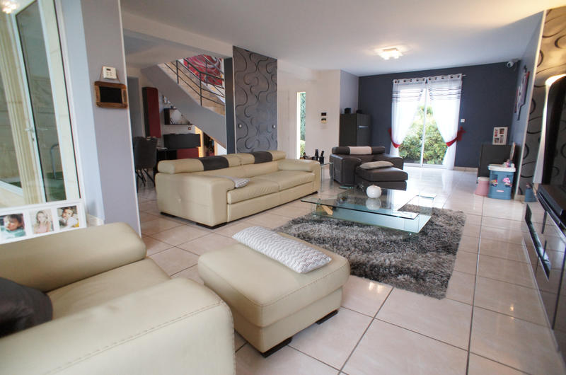 Maison - 343 m² - 7 pièces