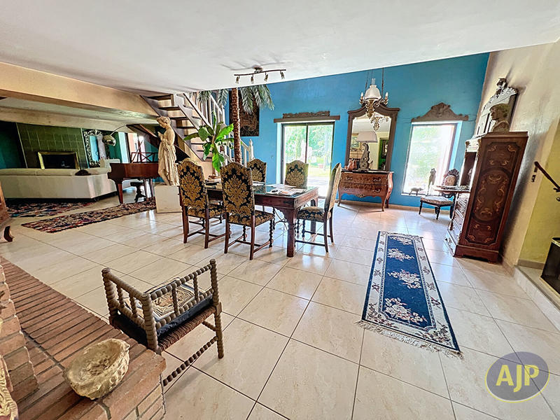 Maison - 190 m² - 5 pièces